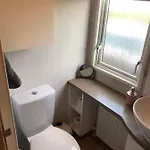 Flosh Caravan, Manor House Park Кемпинг