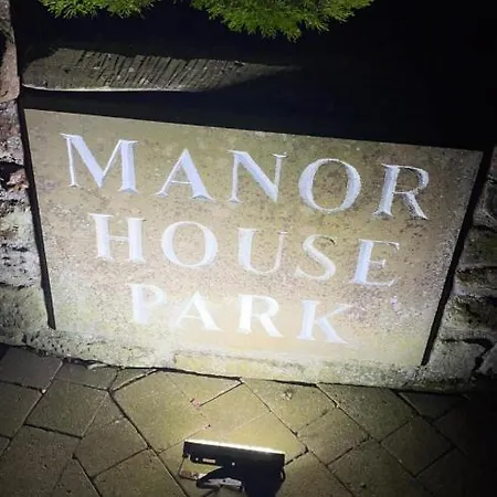 Flosh Caravan, Manor House Park Parque de Campismo