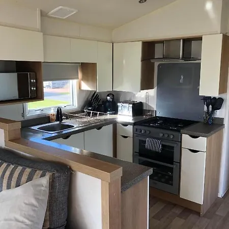 Flosh Caravan, Manor House Park Mawbray